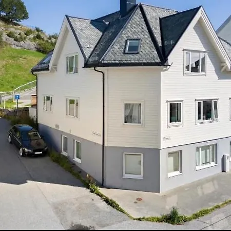 Wonderfully Located, 2br, Balcony