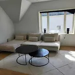 Wonderfully Located, 2br, Balcony Apartamento