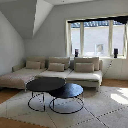 Wonderfully Located, 2br, Balcony 公寓